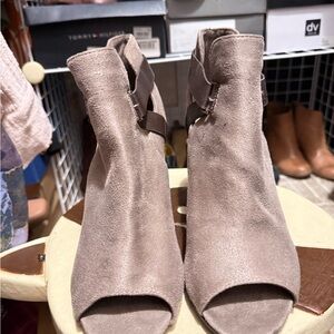 D. Made in London Women's Peep-Toe Ankle Boots - Taupe